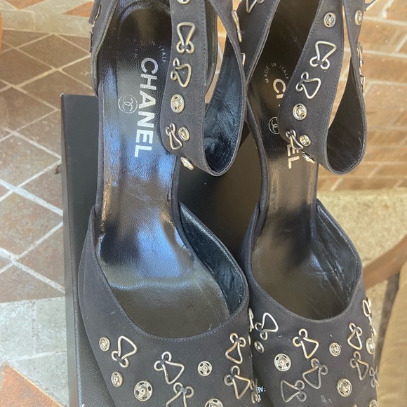 Chanel Black Heels sz 40 - Picture 8 of 8